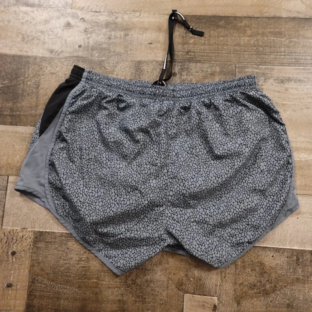 Nike Dri-FIT Running Shorts Women's Small Gray Black Reflective Print Lined - Picture 9 of 11